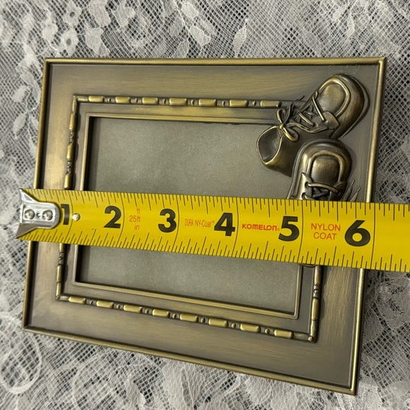 Vintage Elegant Bronze Photo Picture Frame with Baby Shoes MCM 80’s 90’s Nursery - Picture 7 of 8